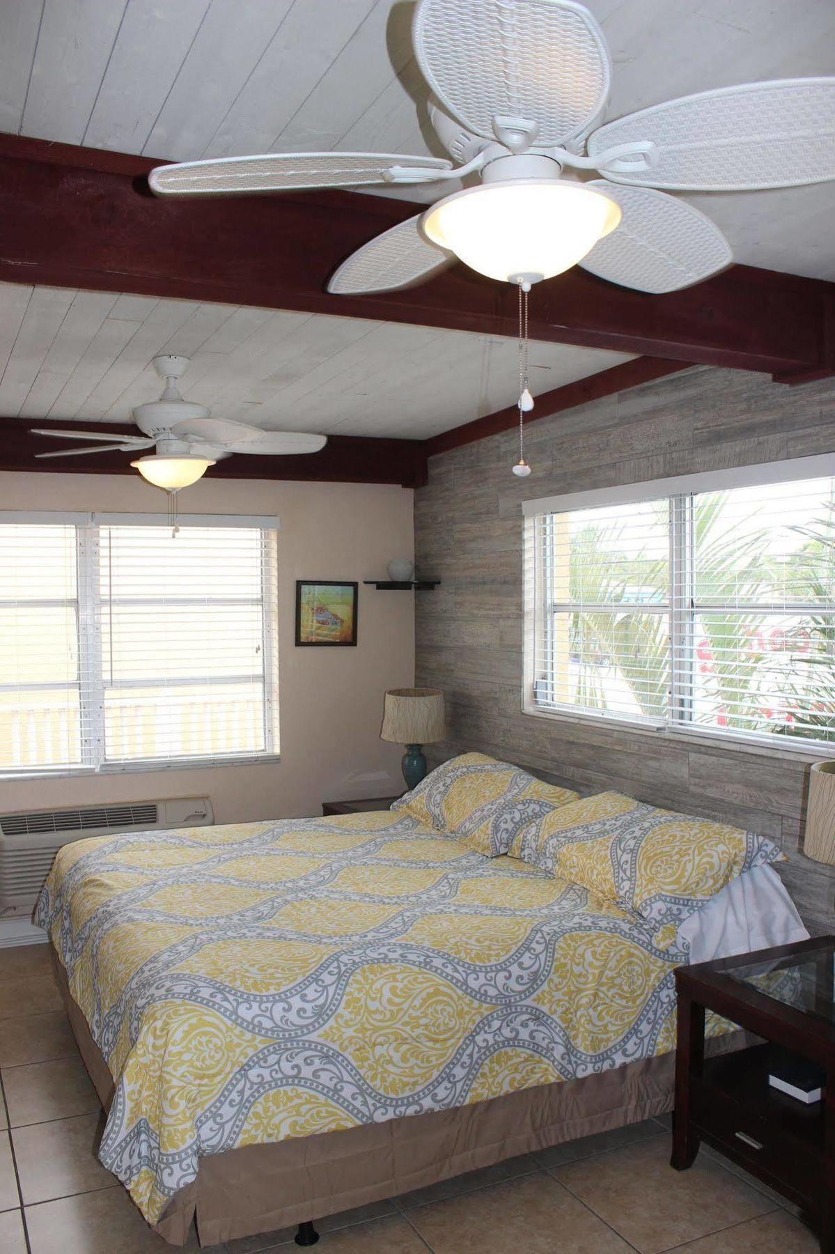 Schooner Hotel 圣徒皮特海滩 外观 照片